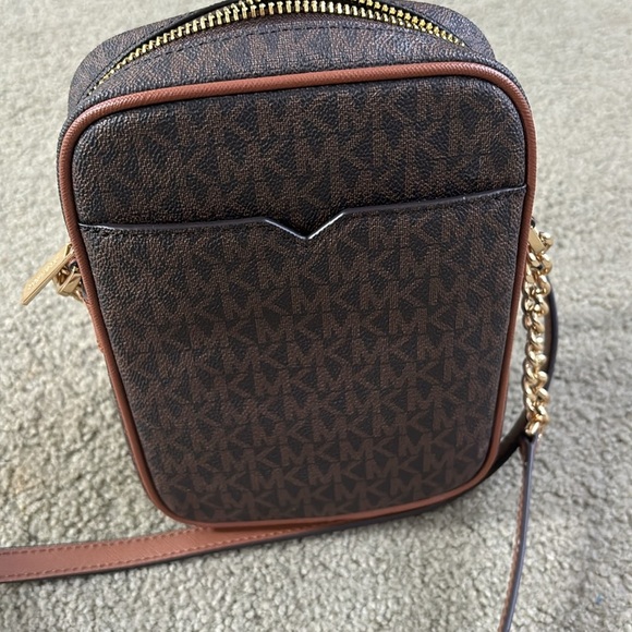 MICHAEL KORS Jet Set Travel Medium Logo
Crossbody Bag! NWOT - Picture 3 of 9